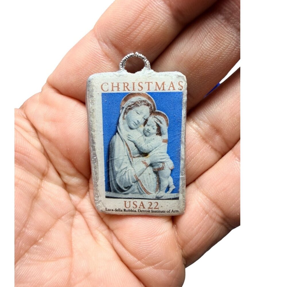 Handmade Christmas Pendant Necklace With USA 22 Stamp Design Decoupaged & Hand-P - Picture 3 of 10